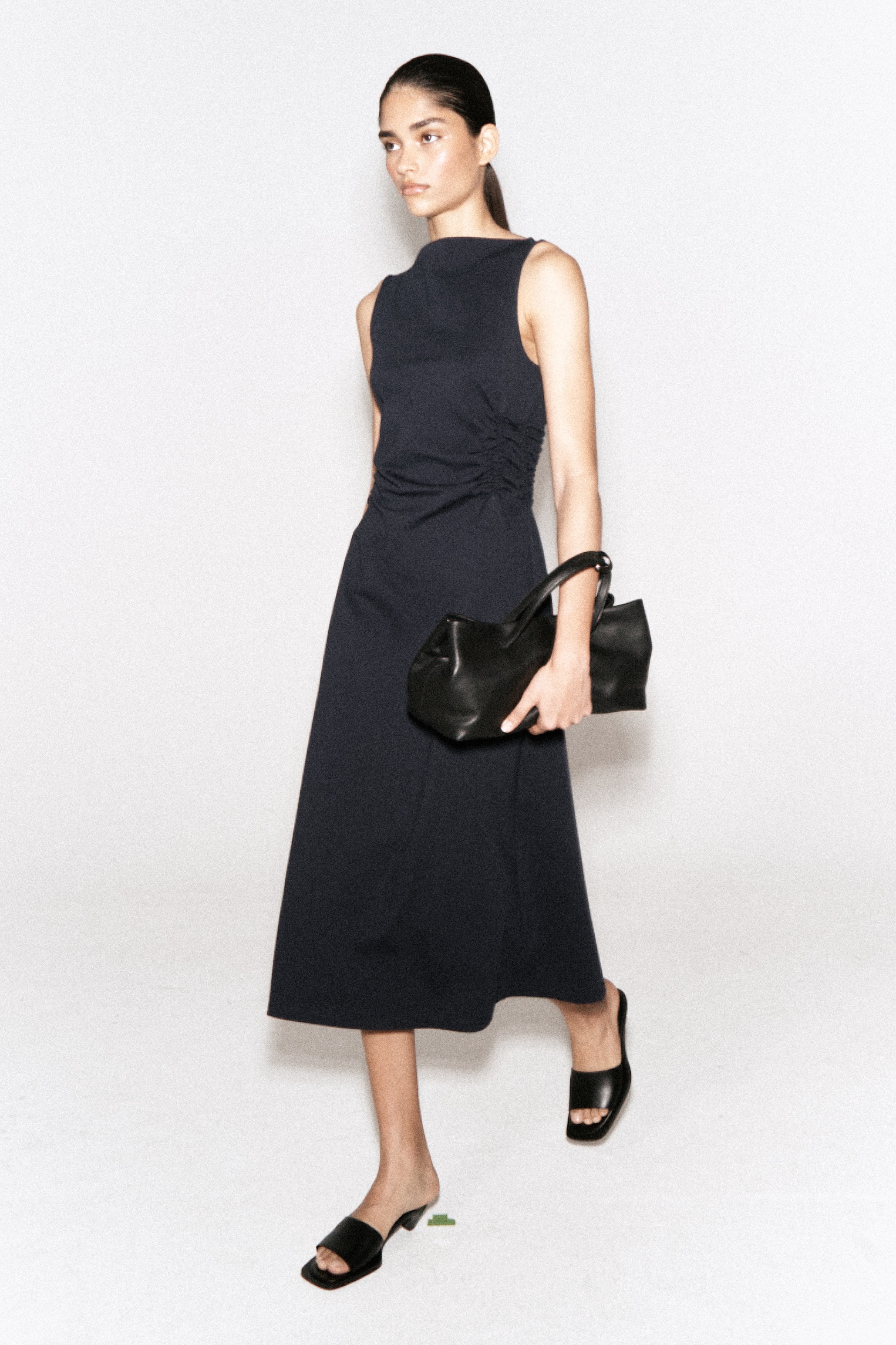 ウエストギャザー入り コットンジャージーミディワンピース